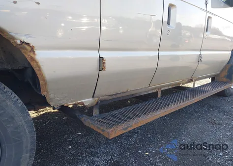 2009 Ford E-350 Super Duty Xl/Xlt from USA, damaged, VIN 1FBSS31L19DA38313